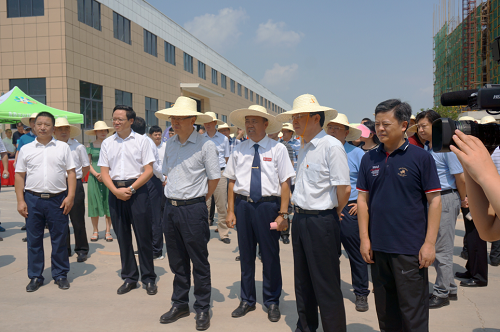 荊門市委書(shū)記、市長(zhǎng)、京山縣委書(shū)記等觀摩達(dá)權(quán)京山聯(lián)縱裝配式建筑構(gòu)件生產(chǎn)基地