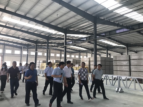 京山市半年經(jīng)濟工作會議項目拉練走進湖北達權(quán)集團